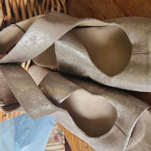 Coconuts by Matisse Coryn Wedge Sandals size 9 Metallic Golden - Picture 4 of 13